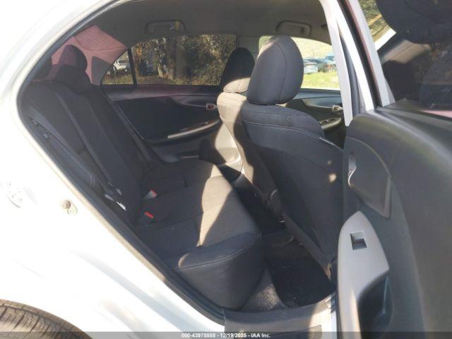 Toyota Corolla S Image 11