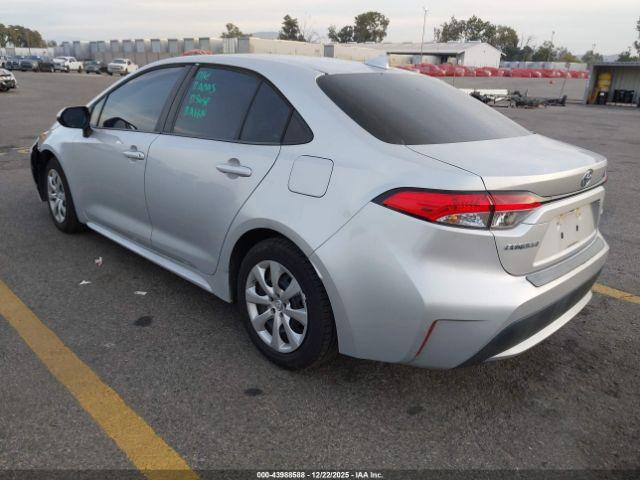 Toyota Corolla Le Image 4