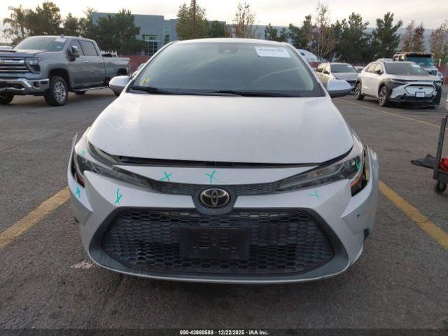 Toyota Corolla Le Image 18