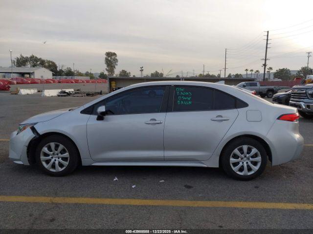 Toyota Corolla Le Image 11