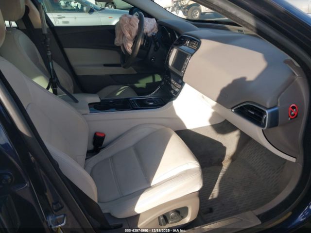 Jaguar XE 35t Prestige Image 2