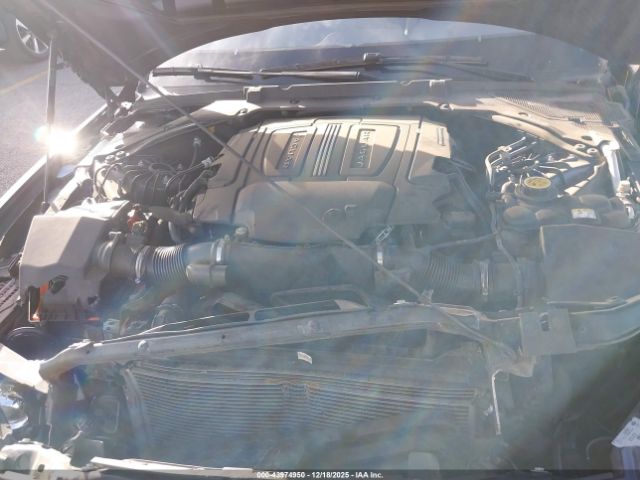 Jaguar XE 35t Prestige Image 12