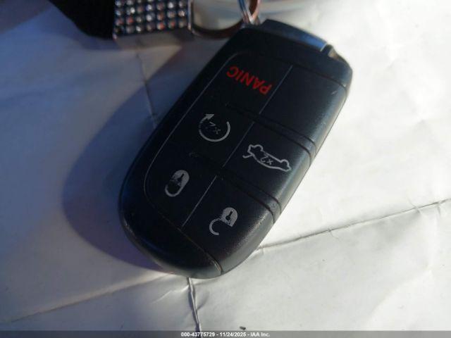 Chrysler 300c Image 8