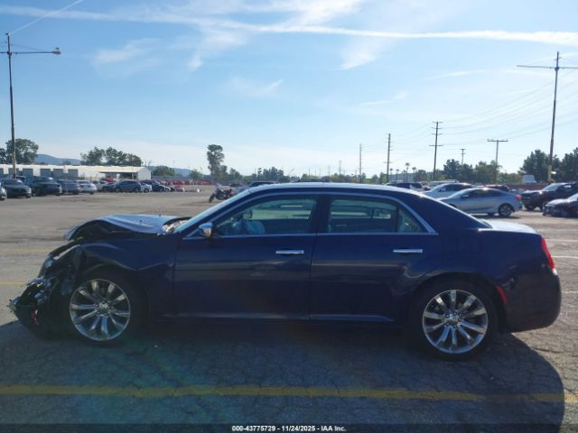 Chrysler 300c Image 15