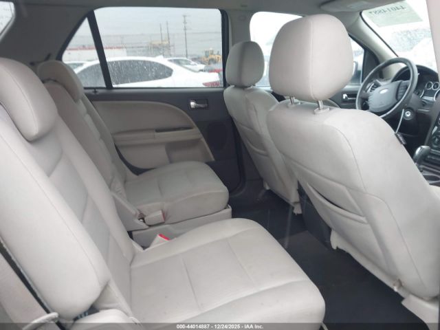 Ford Taurus X Sel Image 12