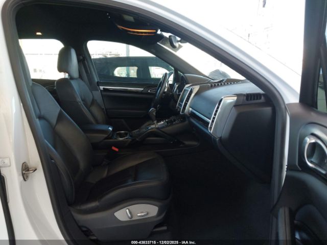 Porsche Cayenne Image 3