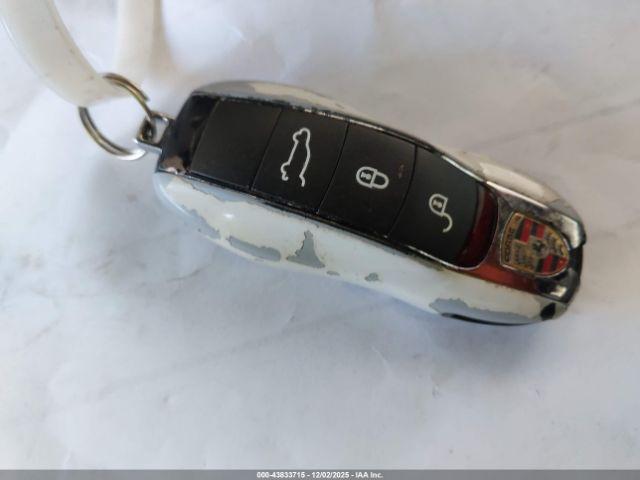 Porsche Cayenne Image 16