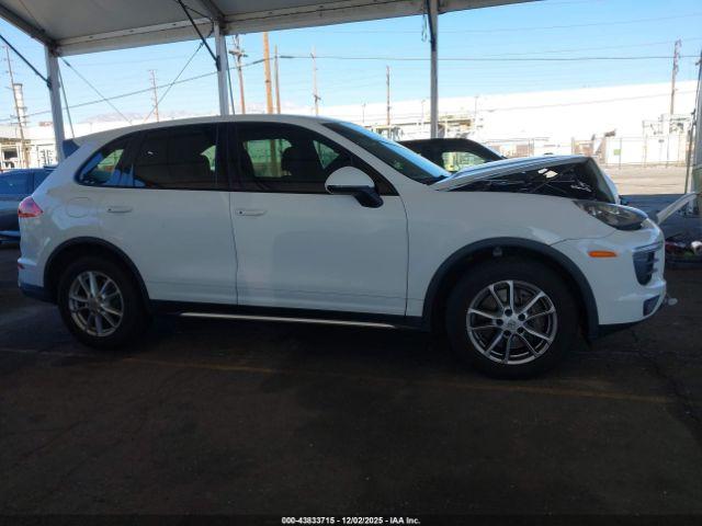 Porsche Cayenne Image 15