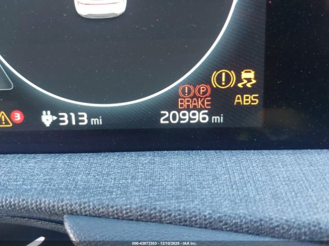 Kia EV6 Wind Image 14