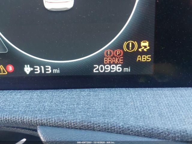 Kia EV6 Wind Image 14