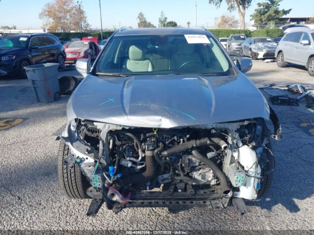 Cadillac XT4 Awd Premium Luxury Image 4