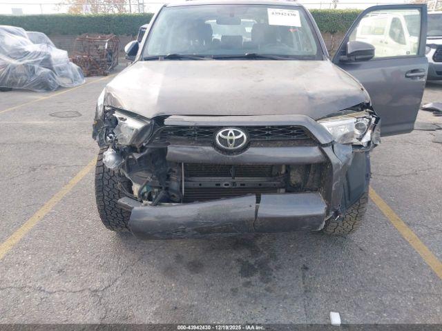 Toyota 4Runner Sr5 Image 6