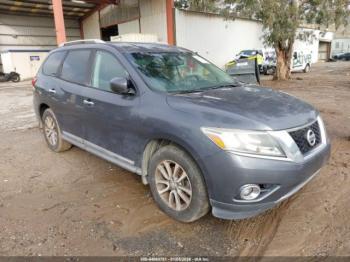  Salvage Nissan Pathfinder