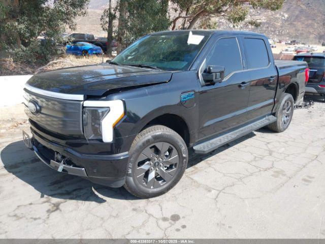 Ford F-150 Lariat Image 17