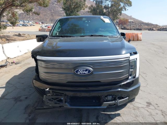 Ford F-150 Lariat Image 8