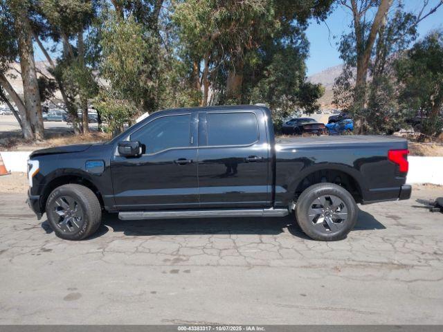 Ford F-150 Lariat Image 14