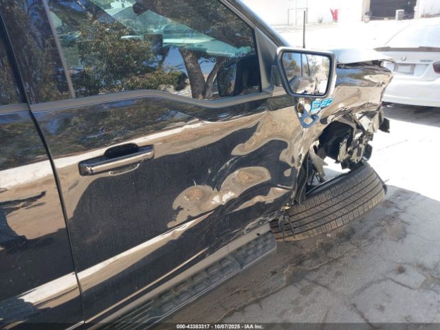 Ford F-150 Lariat Image 11