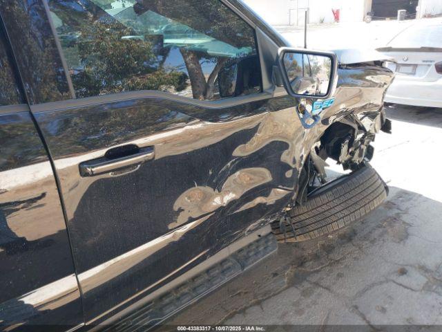 Ford F-150 Lariat Image 11