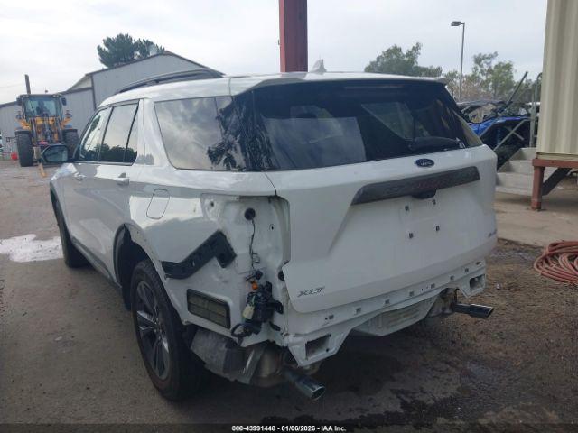 Ford Explorer Xlt Image 8