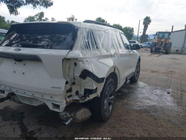 Ford Explorer Xlt Image 6