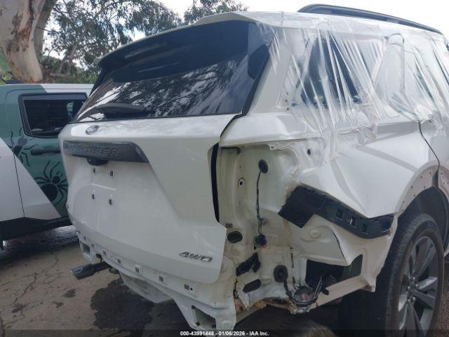 Ford Explorer Xlt Image 4