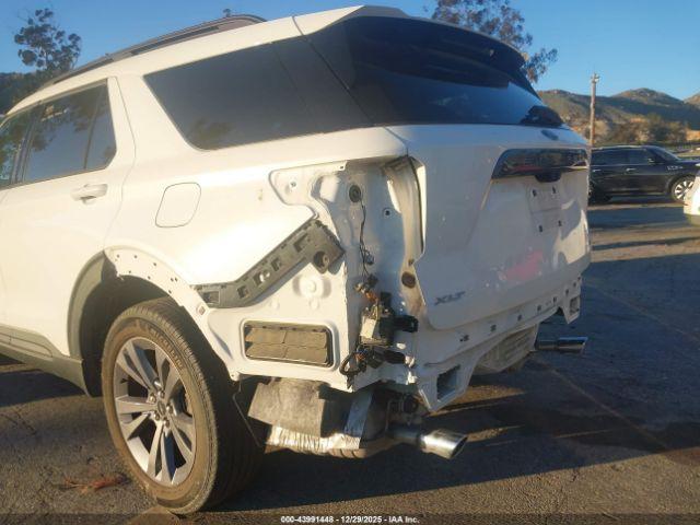 Ford Explorer Xlt Image 12