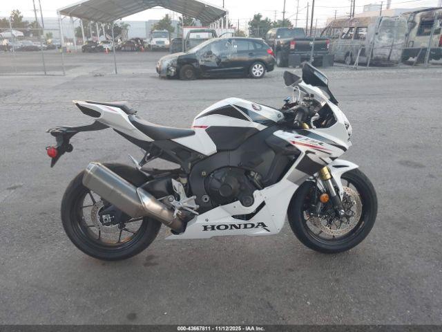 Honda Cbr1000 Rr Image 12