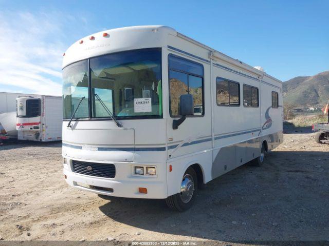 Ford F-550 Super Duty Stripped Chass Image 4