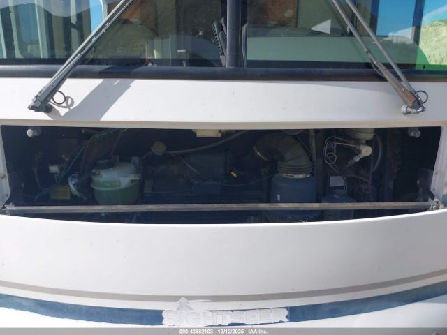 Ford F-550 Super Duty Stripped Chass Image 13