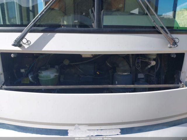 Ford F-550 Super Duty Stripped Chass Image 13