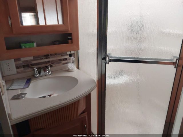 Workhorse Custom Cha Motorhome Chassis W22 Image 4