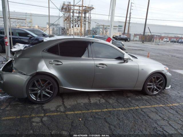 Lexus Is Image 14