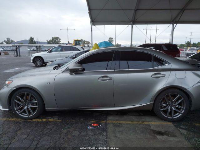 Lexus Is Image 12