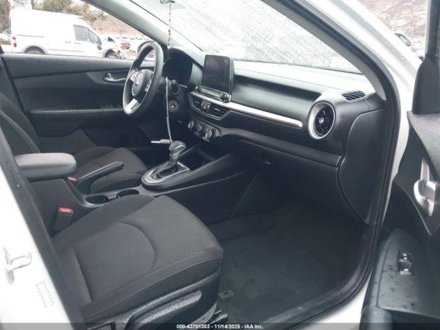 Kia Forte Lxs Image 14