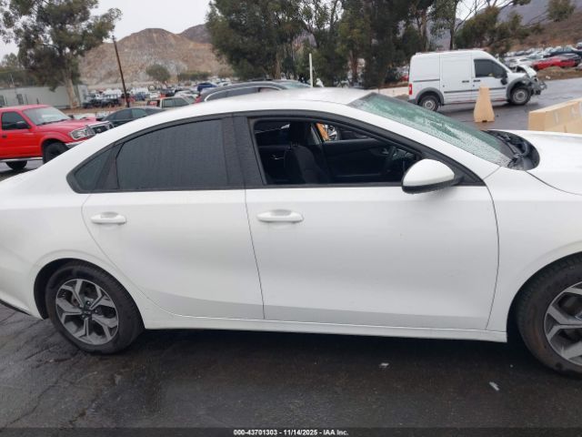 Kia Forte Lxs Image 15