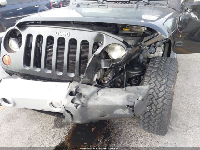 Jeep Wrangler Sahara Image 15