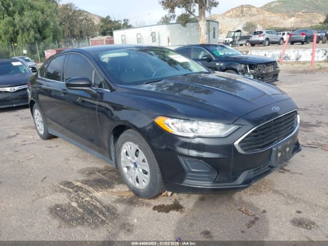 Ford Fusion S Image 1