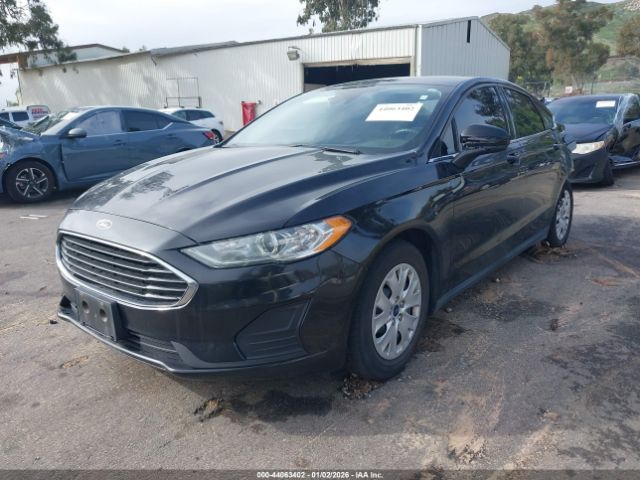 Ford Fusion S Image 12