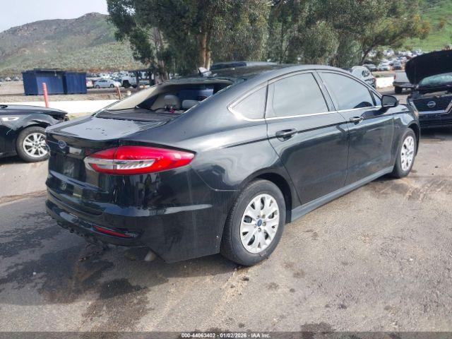 Ford Fusion S Image 15