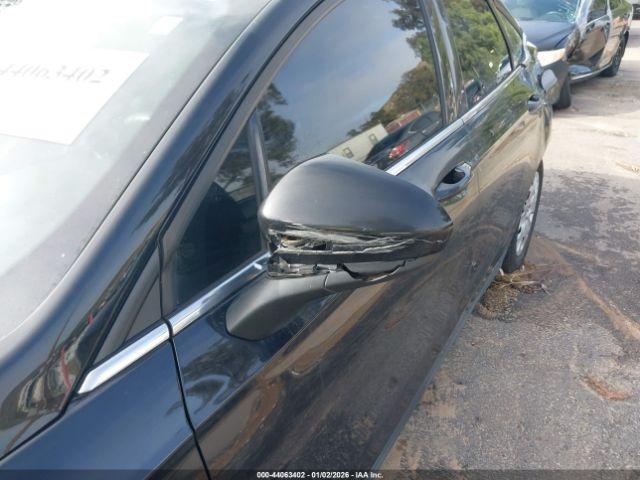 Ford Fusion S Image 11