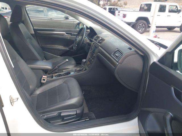 Volkswagen Passat 2.0t Se Image 9