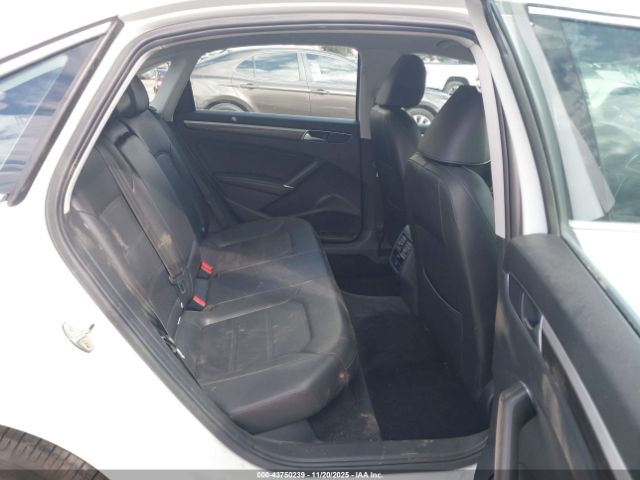 Volkswagen Passat 2.0t Se Image 12