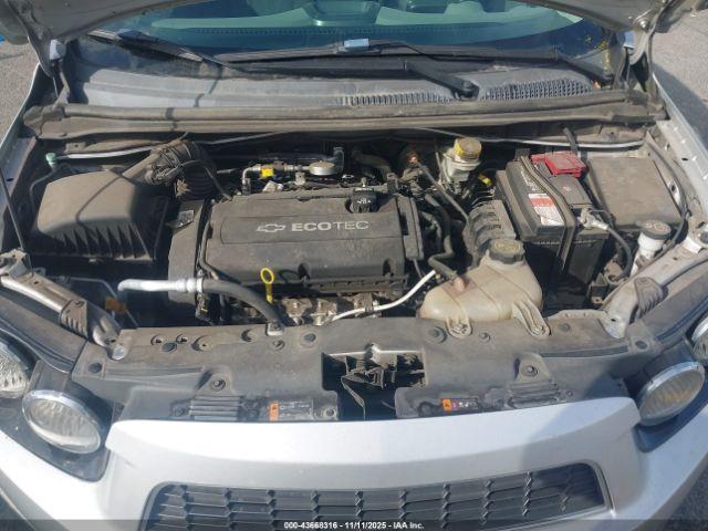 Chevrolet Sonic Lt Auto Image 17