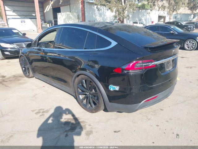 Tesla Model X Image 2