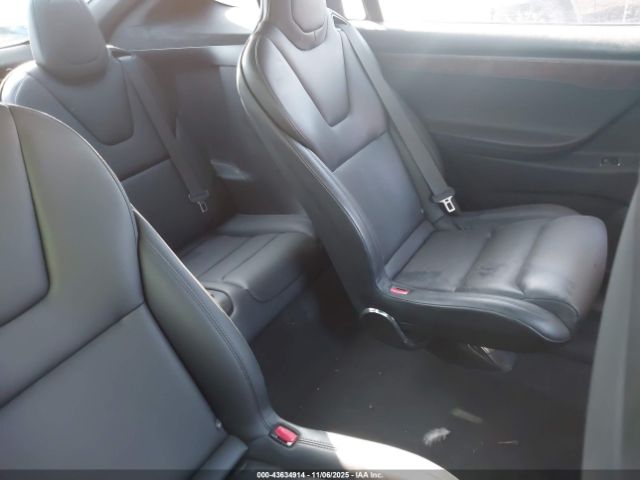 Tesla Model X Image 11
