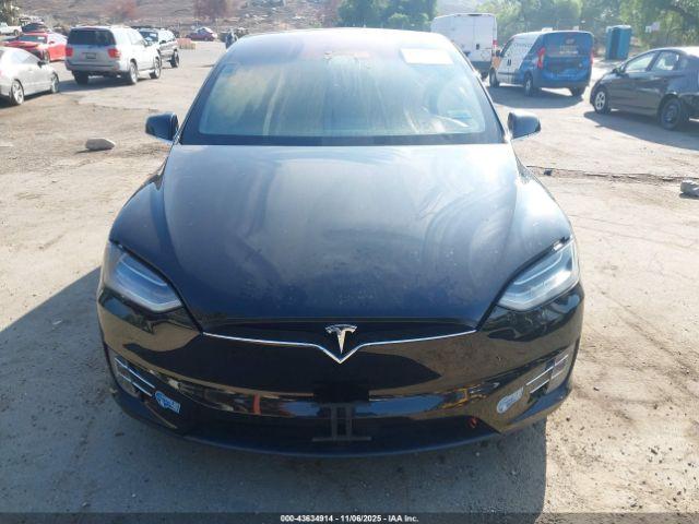 Tesla Model X Image 13