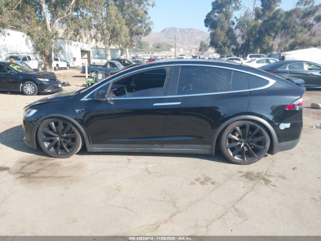 Tesla Model X Image 16