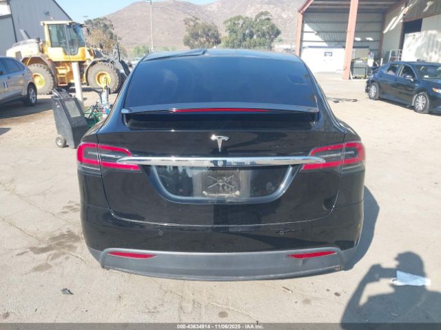 Tesla Model X Image 17