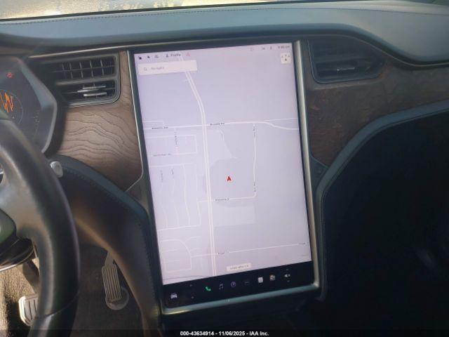 Tesla Model X Image 7