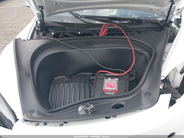 Tesla Model 3 Performance Image 3